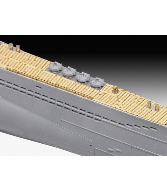 German Submarine Type VII C/41 - Platinum Edition  - Revell Echelle 1/72