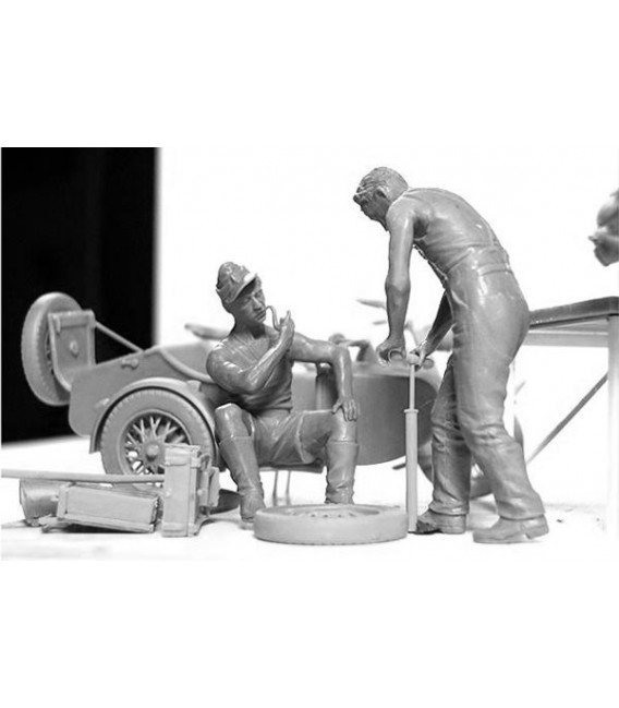 German Motorcycle Repair Crew - 3560