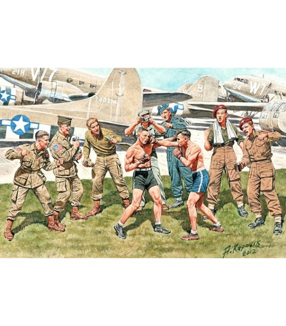 Friendly Boxing Match. British & American Paratroopers-35150